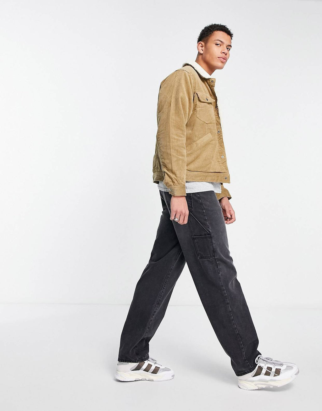 “BEIGHE” TRUCKER JACKET - amessioo